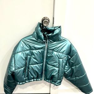 Urban Outfitter Cropped Puffer Jacket Teal’ish Color Size M like new